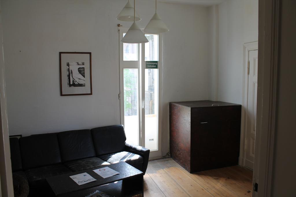 Bett-Point Am Rathaus Pension Potsdam Buitenkant foto