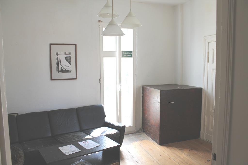 Bett-Point Am Rathaus Pension Potsdam Buitenkant foto